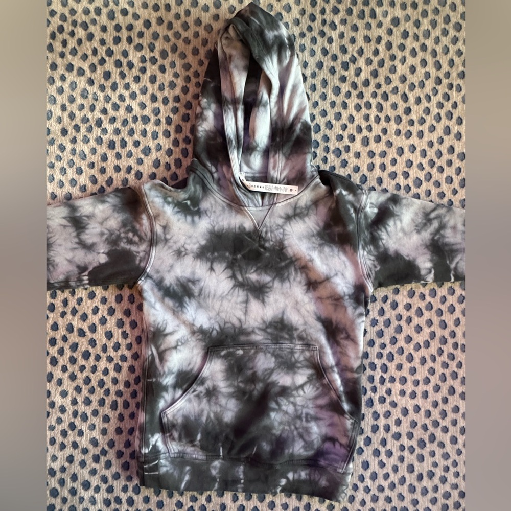 Lululemon grey tie-dyed hoodie. Sz 4. NWOT